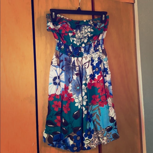 Halter tunic - Picture 1 of 2